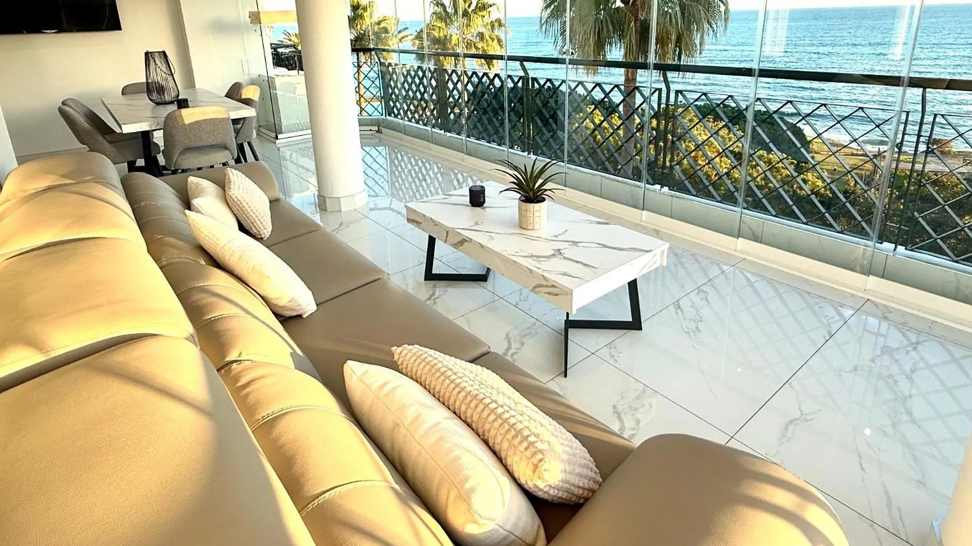 Apartment Mi Capricho 12 - Luxury Beachfront Apartment- Costa Del Sol La Cala De Mijas