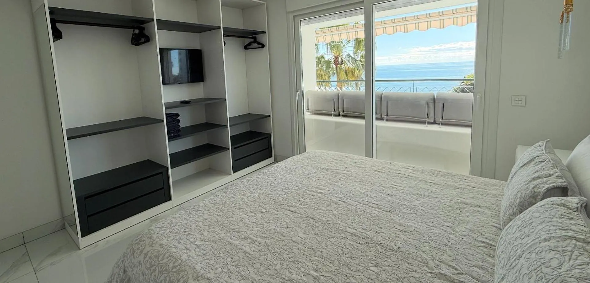 Apartment Mi Capricho 12 - Luxury Beachfront Apartment- Costa Del Sol La Cala De Mijas Spain