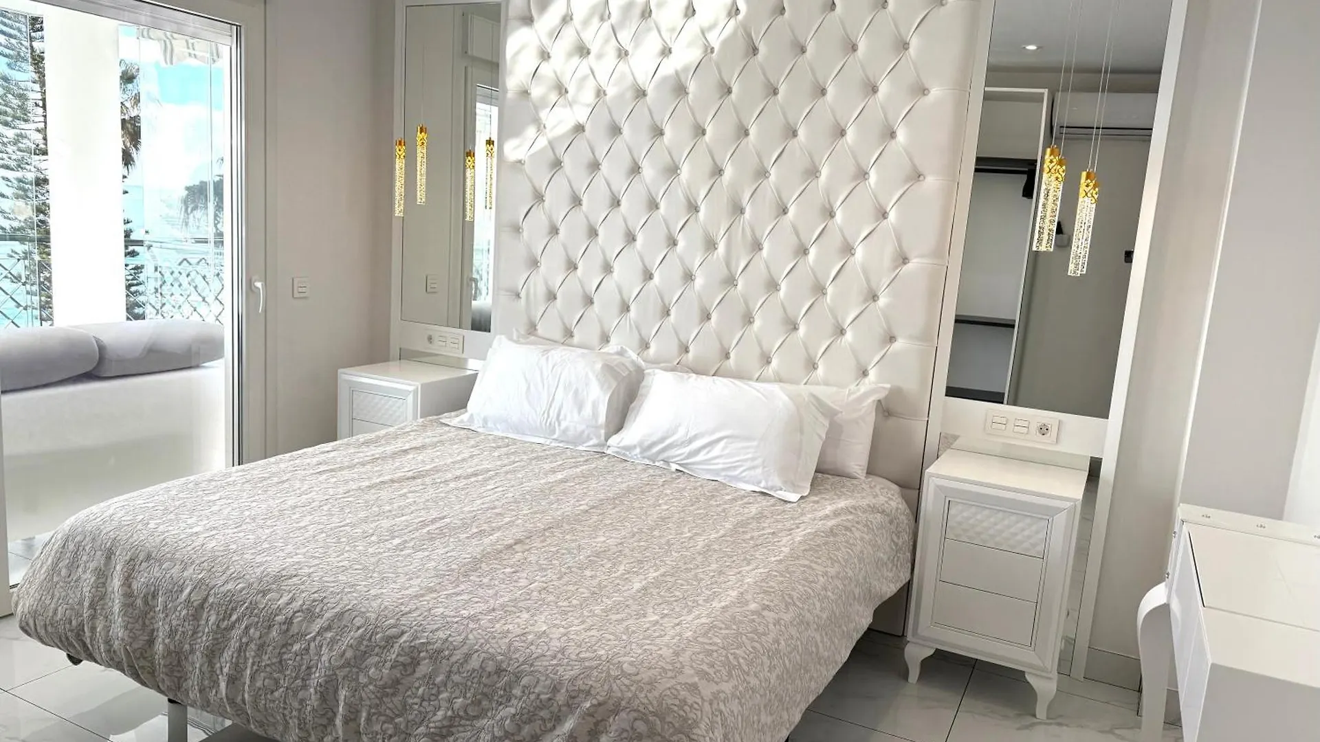 Mi Capricho 12 - Luxury Beachfront Apartment- Costa Del Sol La Cala De Mijas