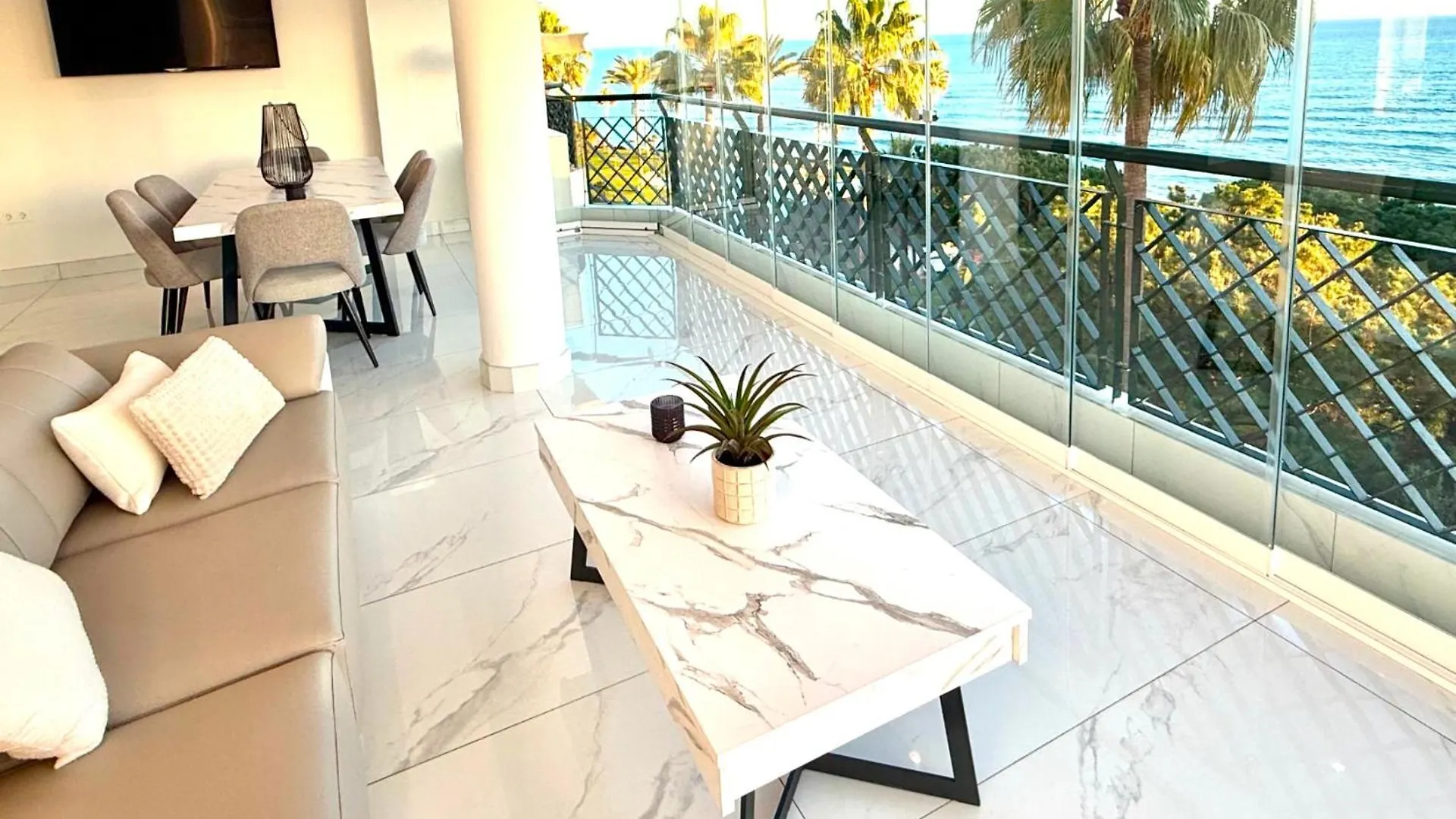Apartment Mi Capricho 12 - Luxury Beachfront Apartment- Costa Del Sol La Cala De Mijas Spain