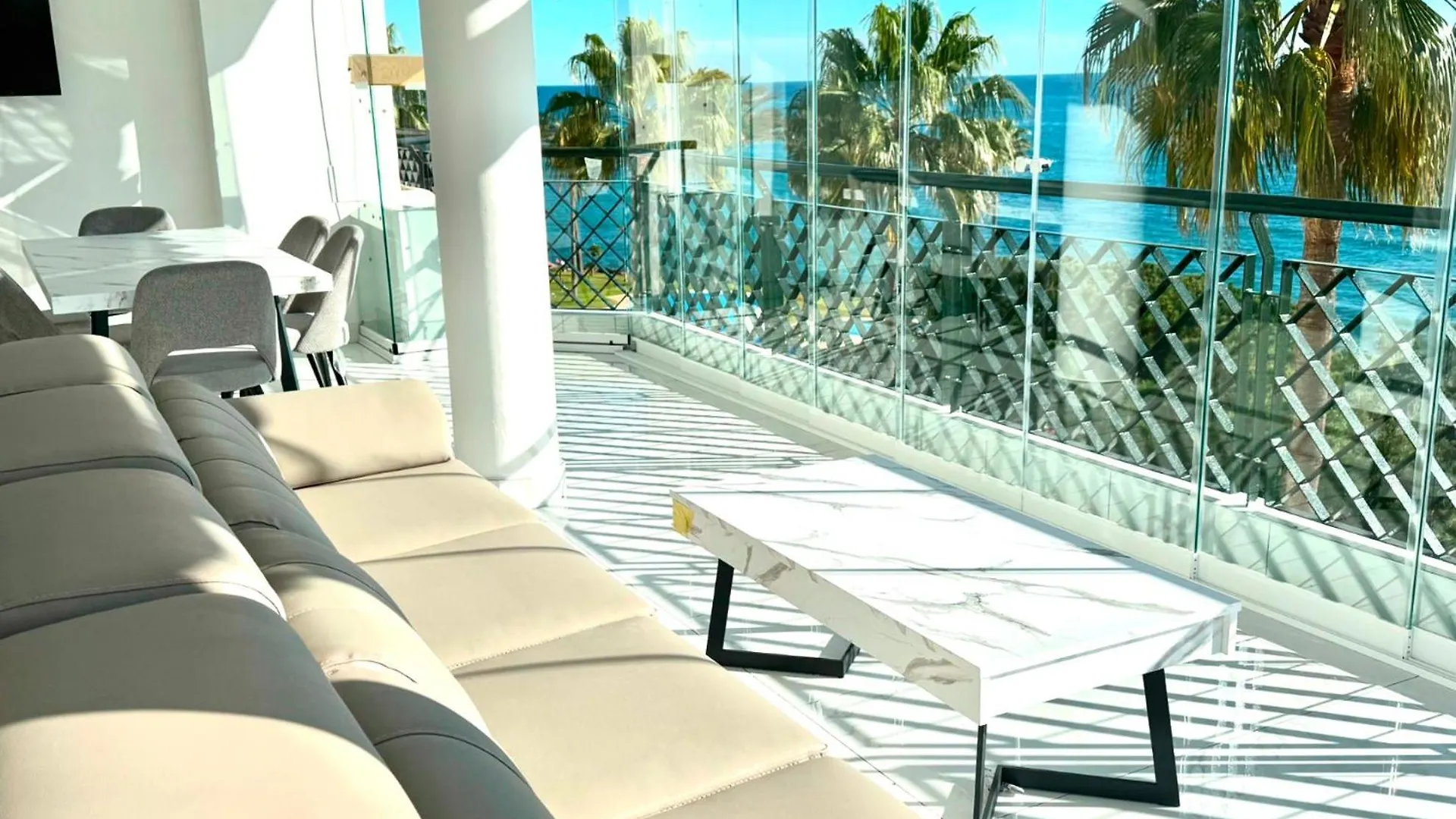Apartment Mi Capricho 12 - Luxury Beachfront Apartment- Costa Del Sol La Cala De Mijas